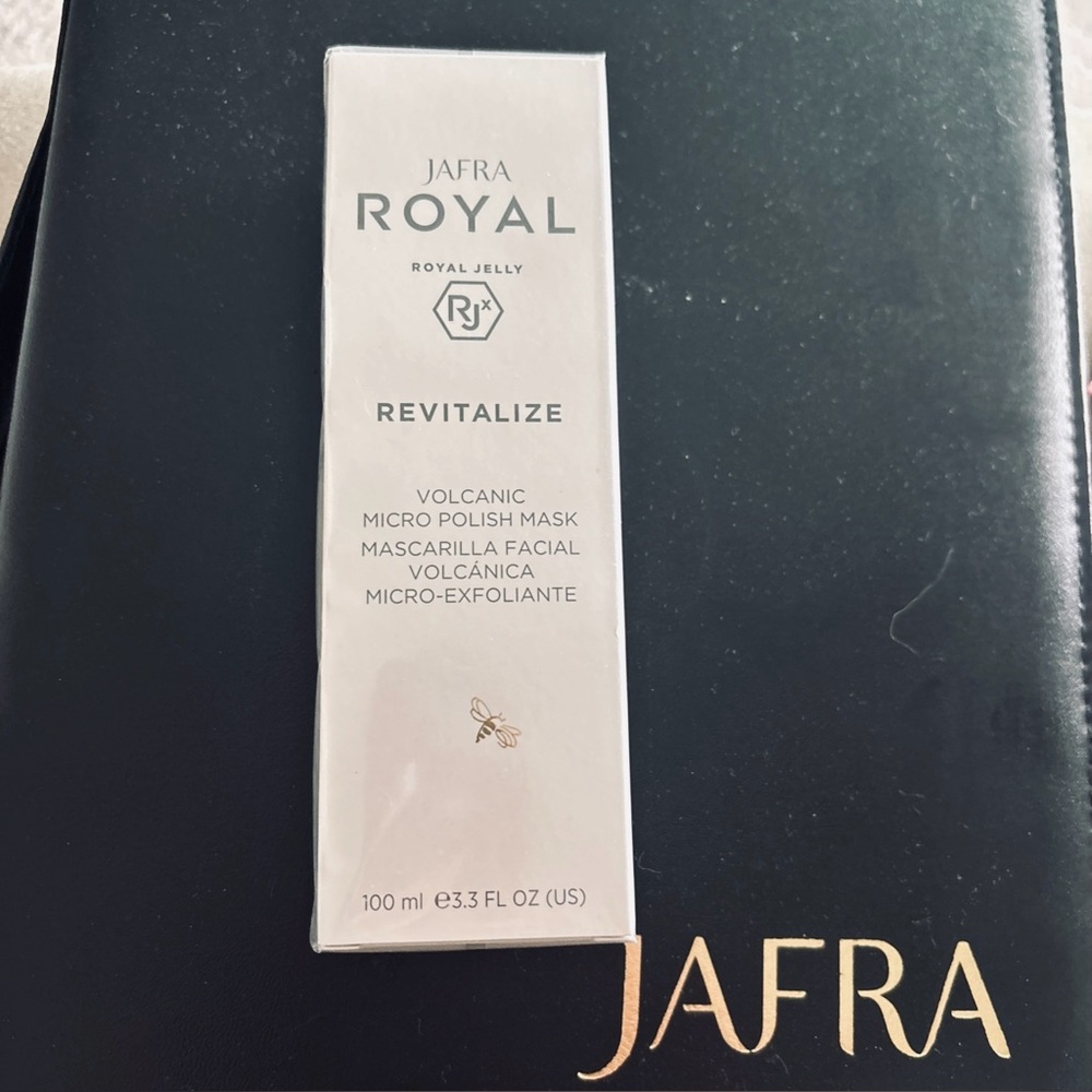 JAFRA Royal Jelly RJx Revitalize Volcanic Micro Polish Mask New Sealed Box